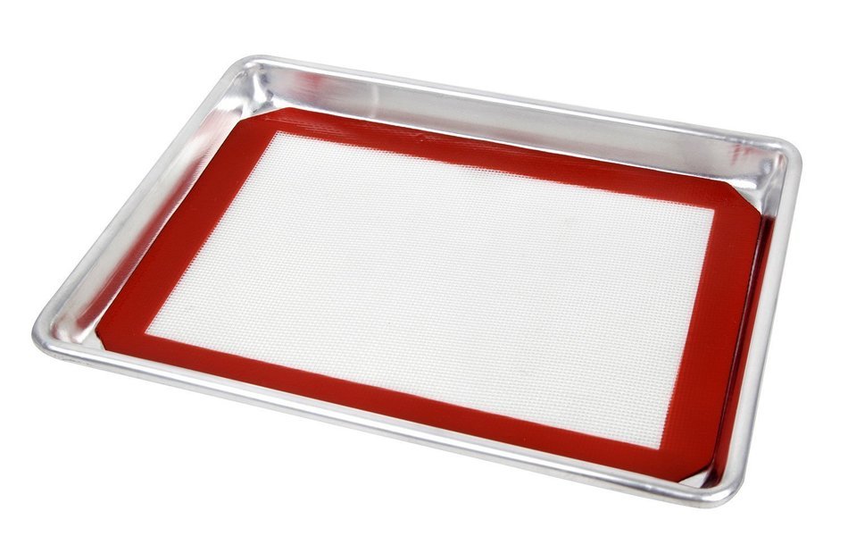 New Star 38446 Commercial 18-Gauge Aluminum Sheet Pan and Silicone Baking Mat Set, 15 by 21-Inch
