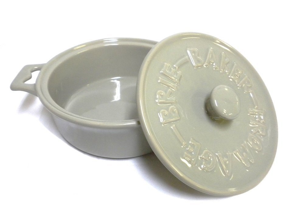 7" Round Stoneware Brie Baker with Wood Spreader (White) N4