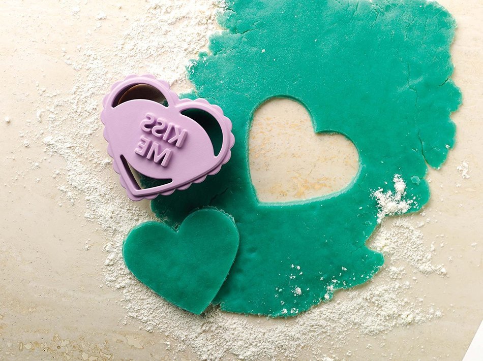 Chicago Metallic CMB032 Conversation Heart Cookie Cutters, Set of 8 N3