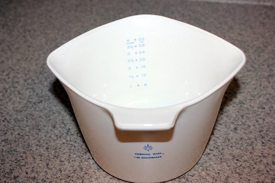 Vintage Corning Ware - Cornflower / Corn Flower - 1 Quart / 4 Cup / 32 Oz. Sauce Maker Measuring Mixing Batter... N6
