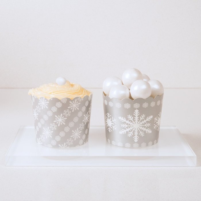 Simply Baked Large Paper Baking Cup, Red, White & Blue, 20-Pack, Entertain with Ease and Style, Serve Cupcakes... N4