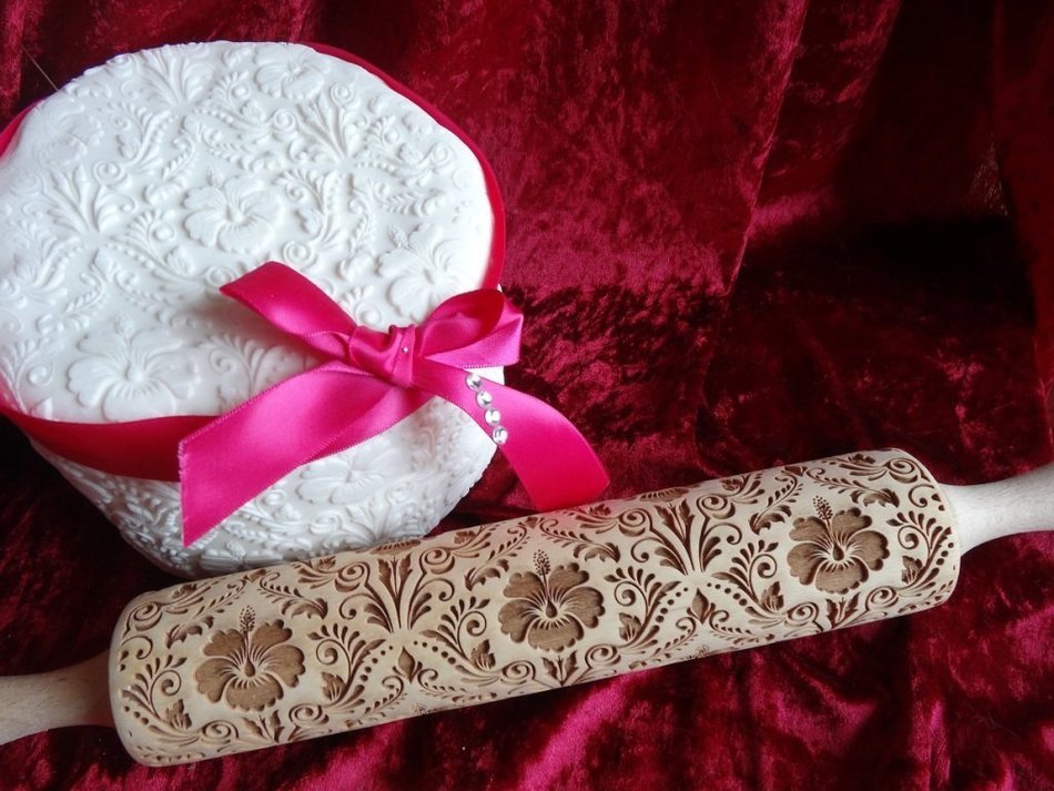 HIBISCUS DAMASK pattern engraved rolling pin and cookie cutter
