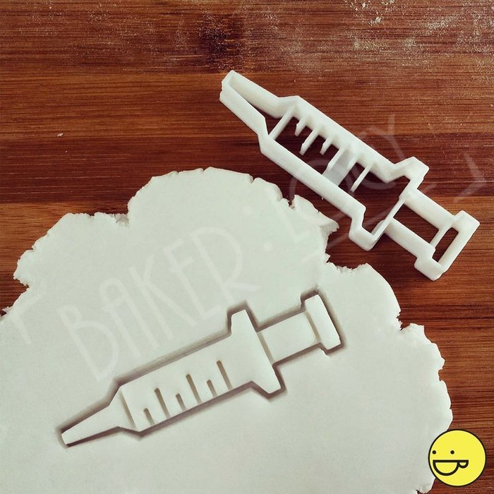 Nurse Hat and Syringe Set Cookie Cutters N2