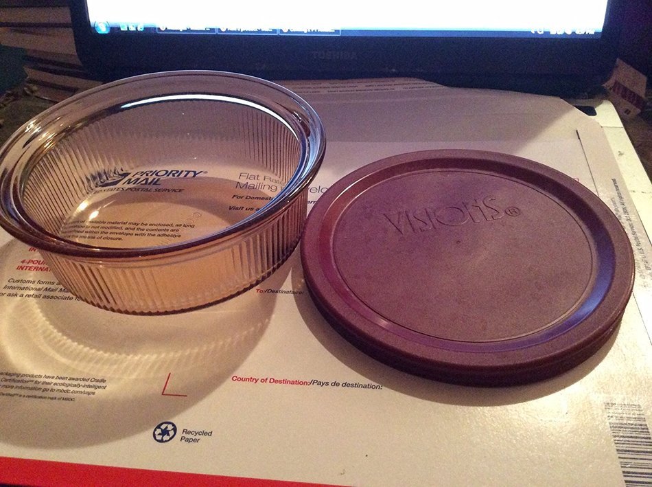 Corning Ware Visions Amber One Pint Casserole with Travel Lid C-16-b