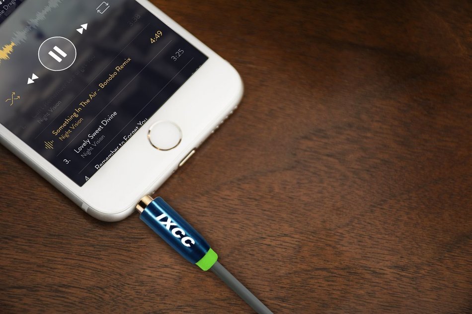 iXCC 3-Ft Tangle-Free Male to Male 3.5mm Auxiliary Cable with Gold Plated Connectors for Apple, Android Smartphones... N2