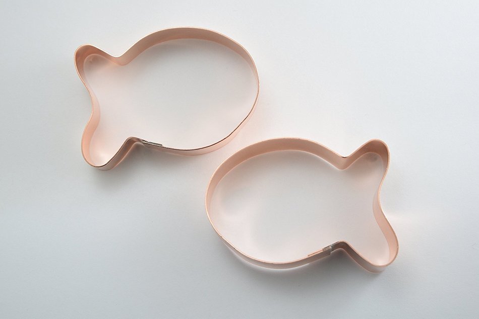 School of 2 Small Goldfish Cookie Cutter N5
