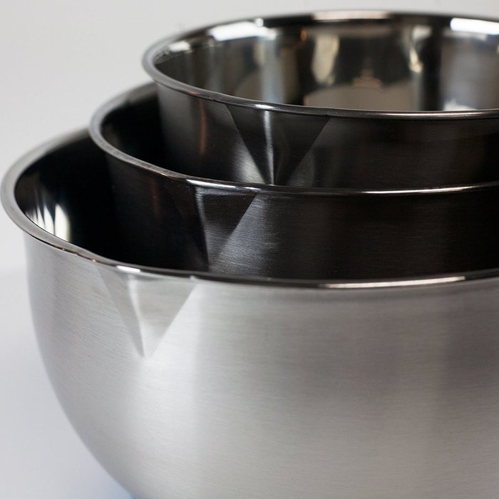 HUJI 3 Piece Stainless Steel Mixing Bowls set with Pouring Spouts & Non-Slip Silicon Base and Handles For Baking... N3