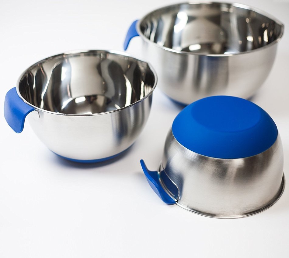 HUJI 3 Piece Stainless Steel Mixing Bowls set with Pouring Spouts & Non-Slip Silicon Base and Handles For Baking... N5