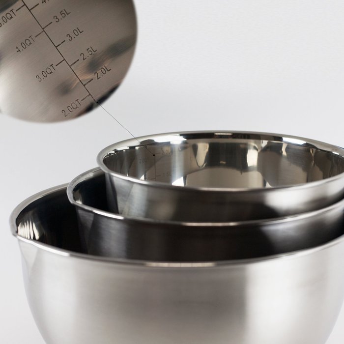 HUJI 3 Piece Stainless Steel Mixing Bowls set with Pouring Spouts & Non-Slip Silicon Base and Handles For Baking... N11