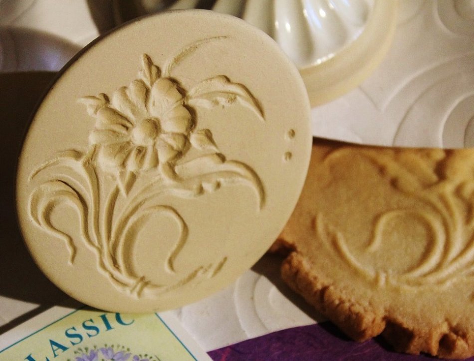 Brown Bag Woodland Flower Cookie Stamp - Art Nouveau Flower Series