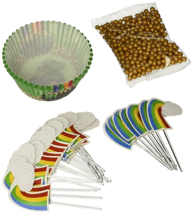 Wilton 415-9922 St. Patrick's Pot O' Gold Cupcake Decorating Kit, Multicolor