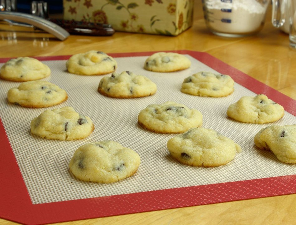 Elbee FDA Grade/BPA Free Silicone Baking Mat - Two-piece Set - A Must Have for All Bakers! N4