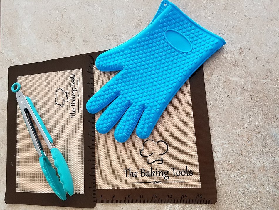 BAKING SET 4 IN 1 (2 NON STICK BAKING MAT, HEAT RESISTANT GLOVE, GRILL/BBQ TONG) N2