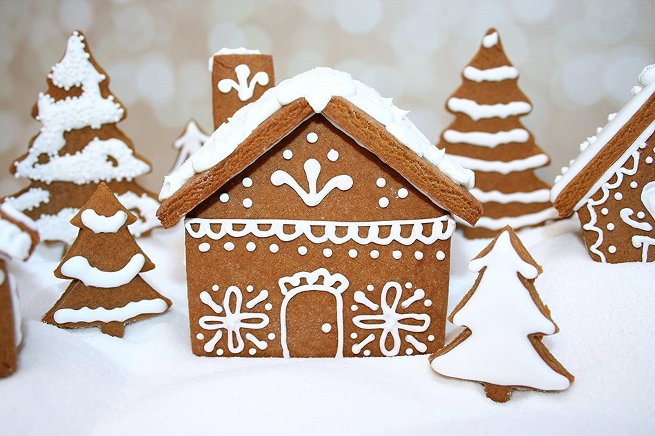Small Gingerbread House Cutter N3