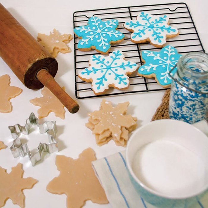 Ann Clark Christmas Snowflake Cookie Cutter Set - 2 Piece - 2 1/2" & 3 1/2" - Tin Plated Steel N2