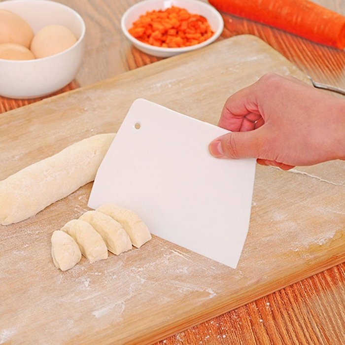 Wonderful-Buying 1 Piece Kitchen Plastic Pizza Dough Pastry Cake Scraper Icing Trapezoid Cutter Tool