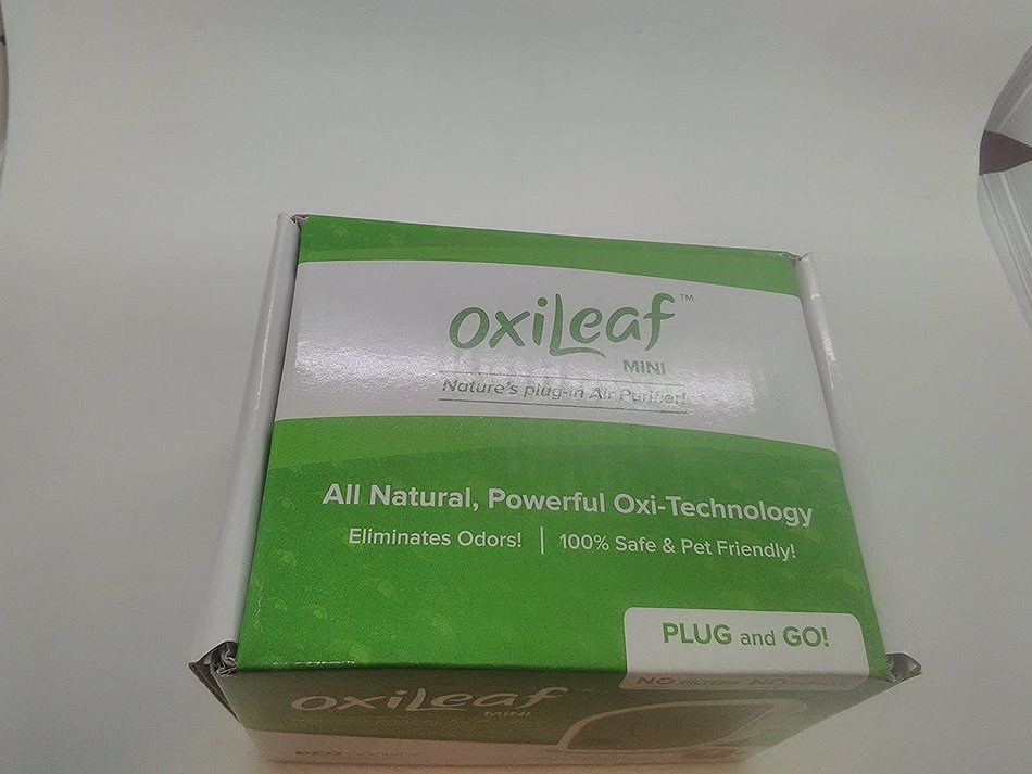 Great Stocking Stuffer! OxiLeaf Mini Nature's Plug-in Air Purifier! N2