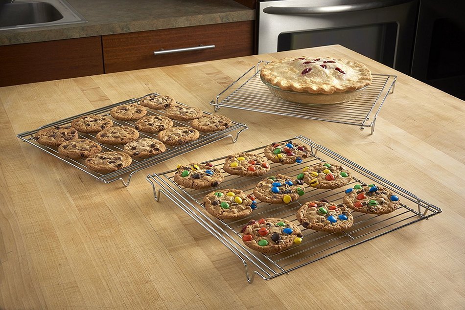 Betty Crocker Expandable Cooling Rack N4