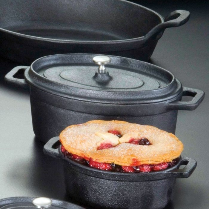 American Metalcraft CIPOV745 Cast Iron Oval Casseroles and Pots, 8.5" Length x 4.5" Width, Black