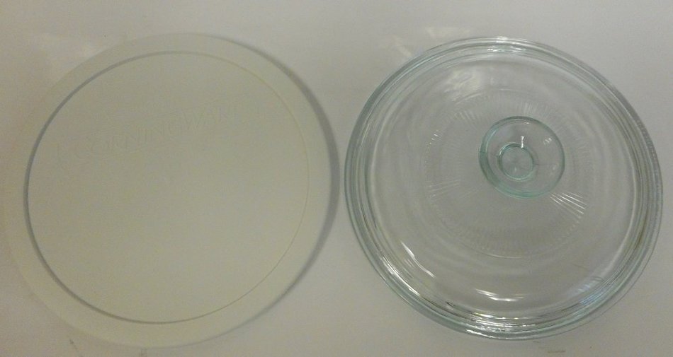 French White 1.5 Quart Round Bundle: Round Casserole with Glass Lid and Plastic Lid N3