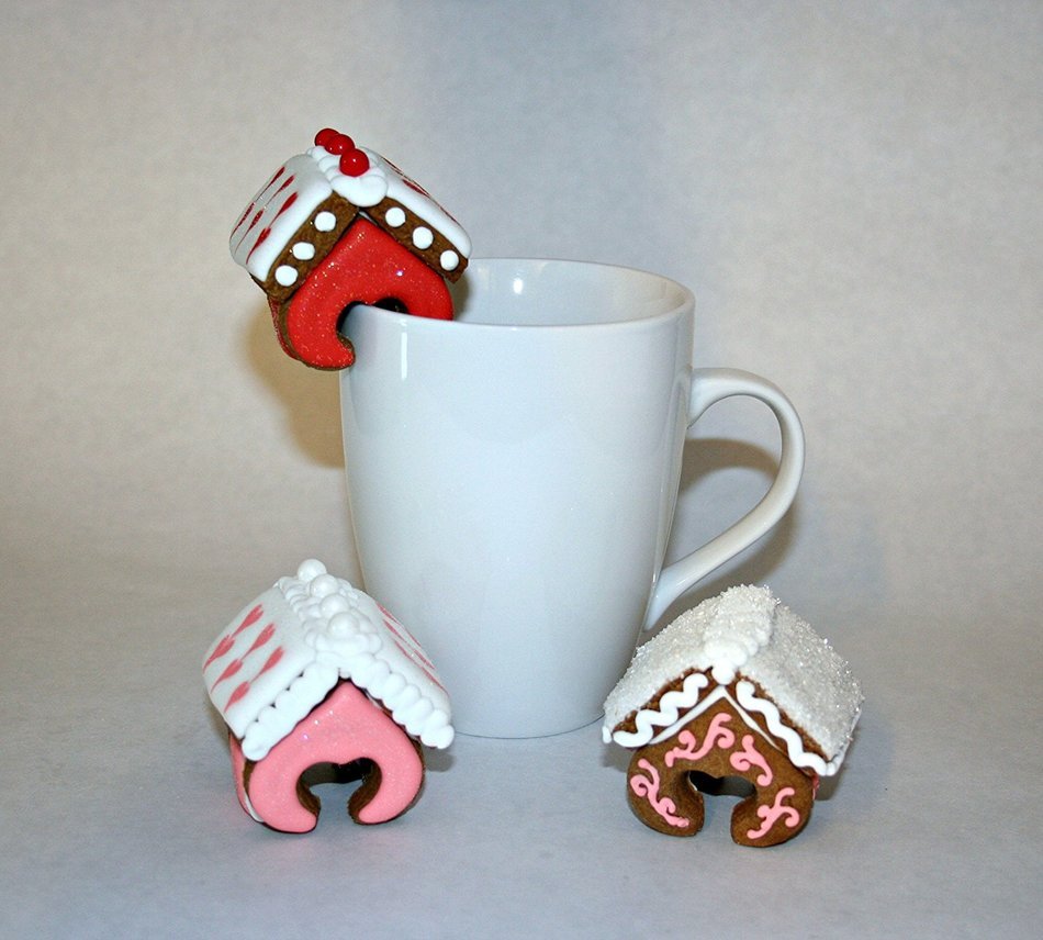 Valentine's Petite Hugger Gingerbread House Cutter 6 Piece N4