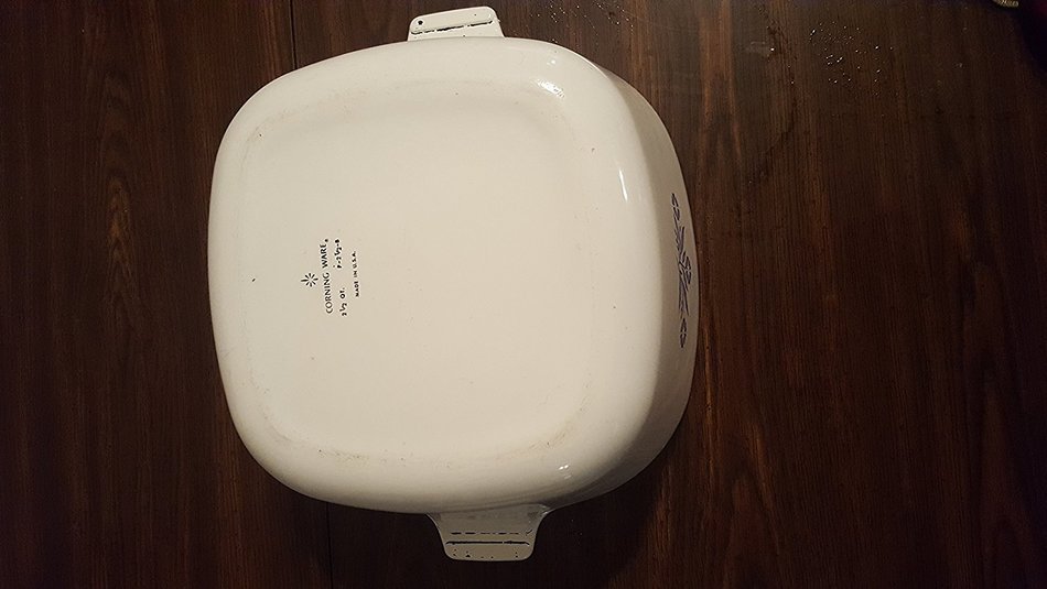 Vintage Corning 2.5 Qt Sq. Cov. Casserole with Glass Lid Cornflower Blue N3