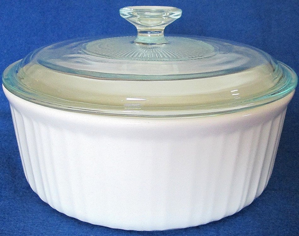 Corning Ware White Round Stoneware 2-1/2 Quart Casserole with Lid