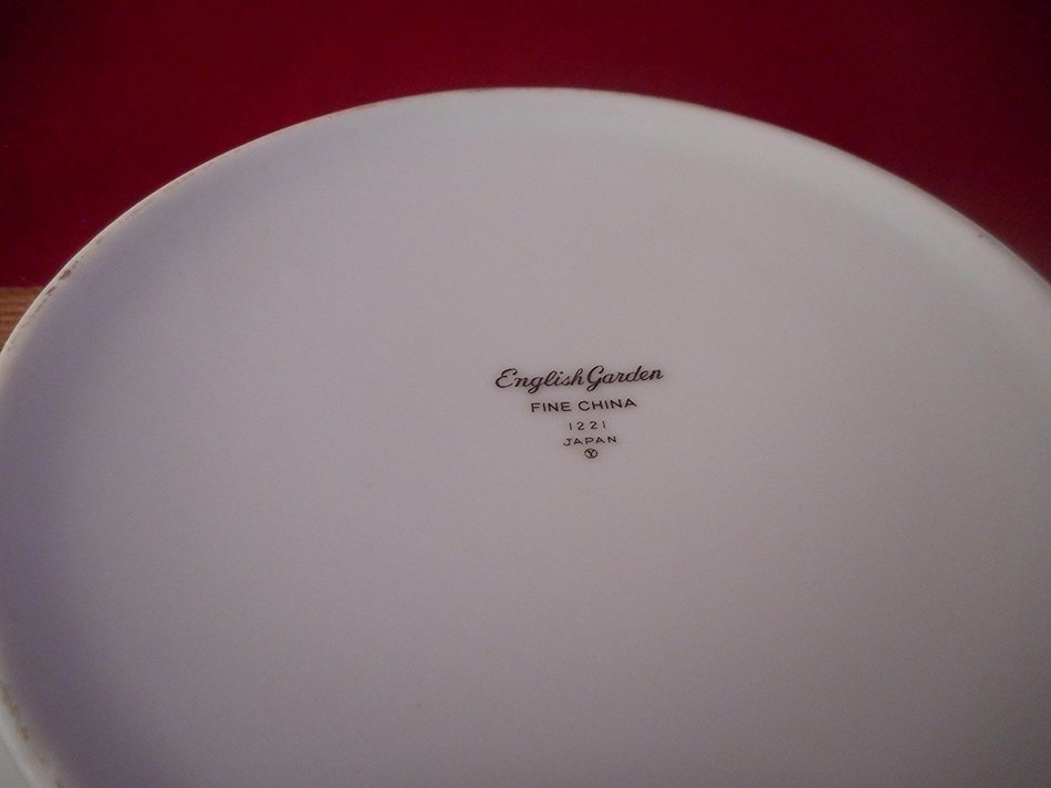 English Garden China Covered Casserole Dish Serving Dish Japan 1221 N2