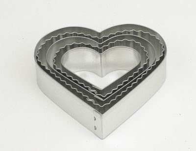 Mrs. Anderson&rsquo;s Baking Cookie and Fondant Cutters, Graduated Crinkle Hearts, 5-Piece Set with Storage Tin