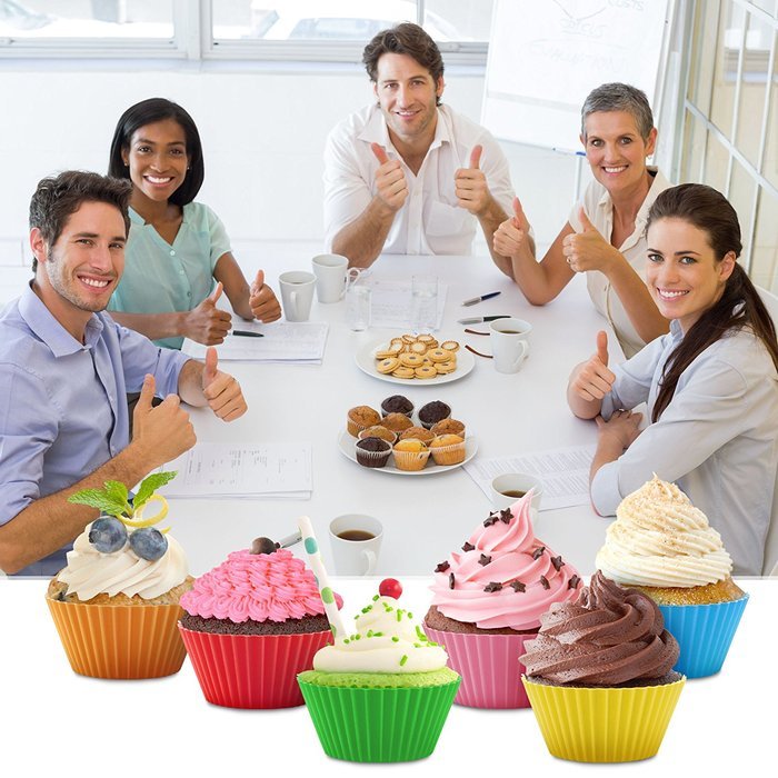 SafeGadgets Silicone Cupcake Liners. Pack of 12 Non&ndash;Stick Muffin Baking Cups, Bakeware sets. N3