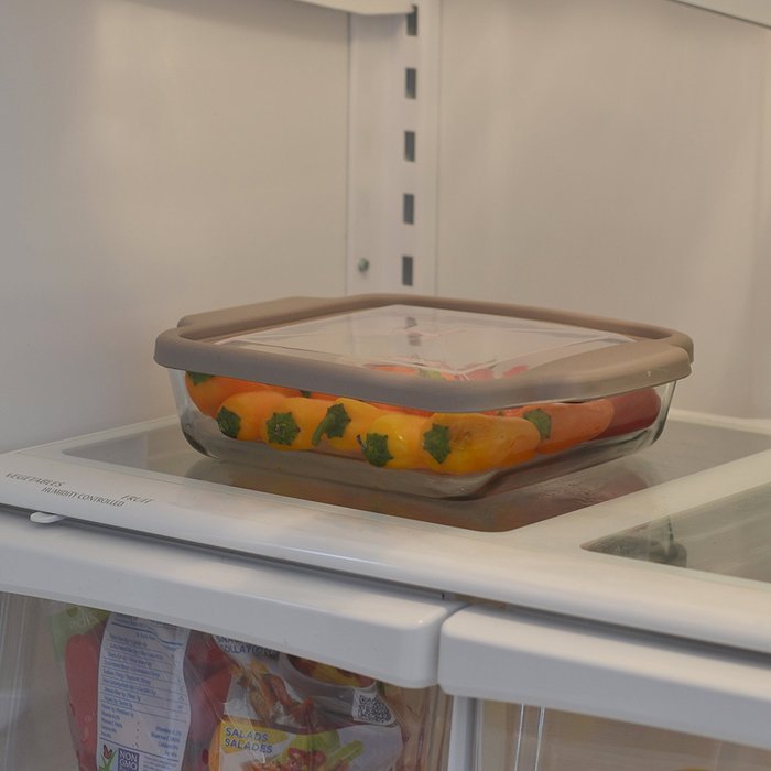 Anchor Hocking 3-Quart Glass Baking Dish with Pepper Grey TrueFit Lid N10
