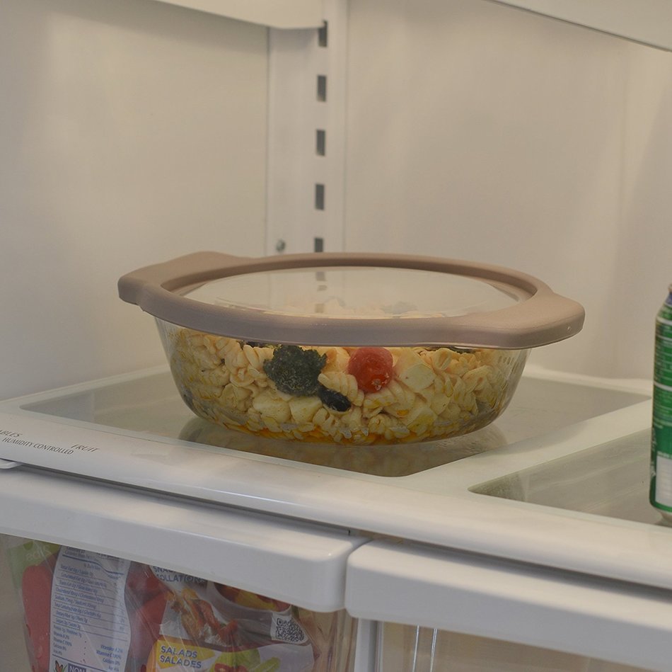 Anchor Hocking 3-Quart Glass Baking Dish with Pepper Grey TrueFit Lid N16