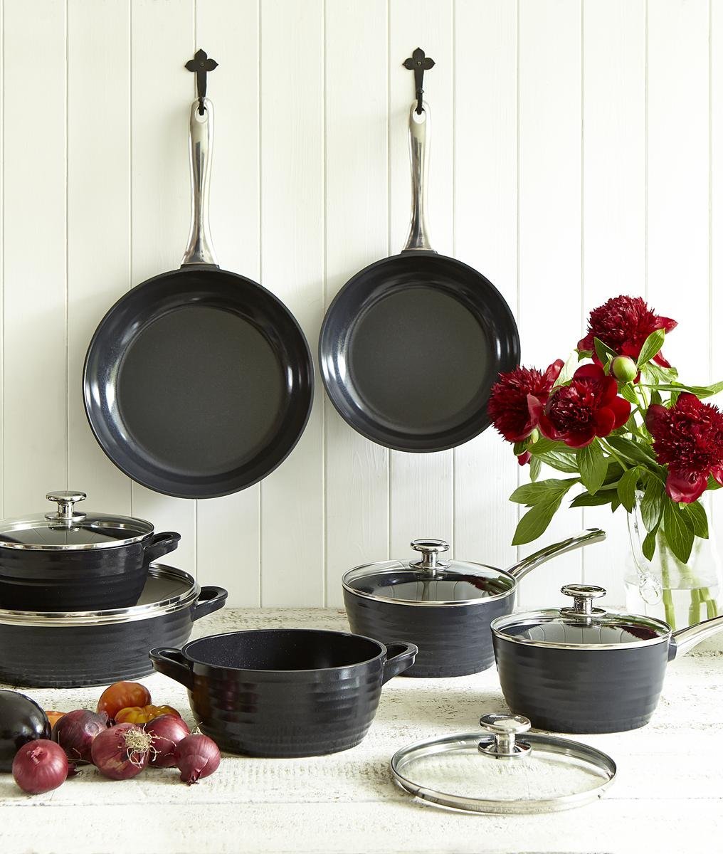 portmeirion-sophie-conran-cast-aluminum-ceramic-coated-cookware-black