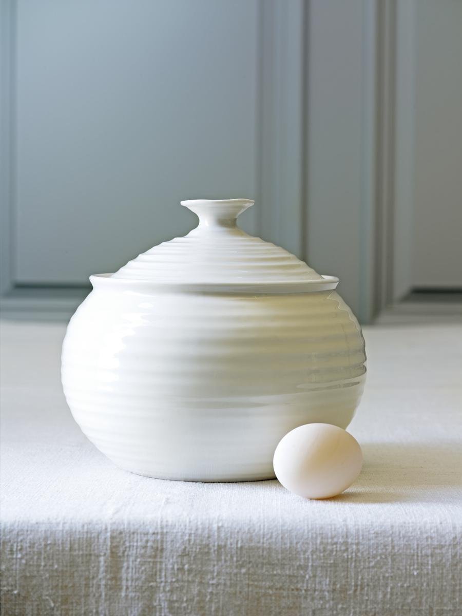 Portmeirion Sophie Conran White Large Covered Casserole N2 free image