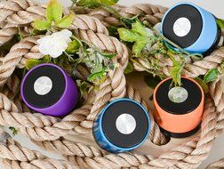 Krazilla Lux Bluetooth Stylish Speaker, 2016 Modern Bluetooth 2.1, Expanded Bass system and large 45mm driver... N9