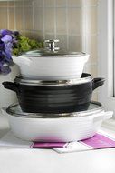 Portmeirion Sophie Conran Cast Aluminum Ceramic Coated Cookware Black Shallow Casserole with Glass Lid, 12.0 Inch N3