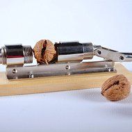 Bargain World Mechanical Sheller Walnut Nut Cracker Fast Opener Kitchen Tools N3
