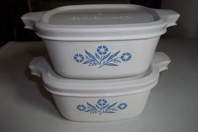 2 Corning Ware P-43-B Cornflower with Airtight Plastic Lid