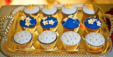 Professional US Standard-Sized Grease-Proof Foil Cupcake Liners (Silver) N6