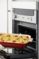 Le Creuset Stoneware 12-1/2-by-9-1/2-Inch Rectangular Baking Dish, Cherry N2