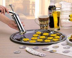 PNBB 1 Set of Aluminum Alloy Cookie Press with 20 Disks and 4 Icing Tips N5