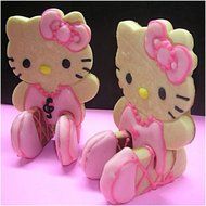 Hello Kitty Sitting 3D Cookie Cutter &amp; Toast Press Set