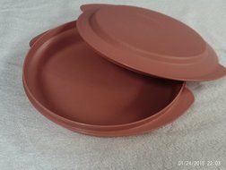 TUPPERWARE REHEATABLE DISH 8" DIA BY 1 1/2" DEEP DUSTY ROSE