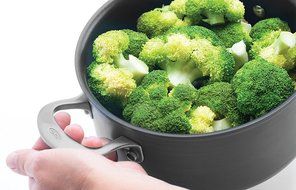 OXO Good Grips Non-Stick Pro Dishwasher safe 6QT Covered Casserole N6