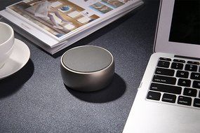 HWAY Hi-Fi Bluetooth Speaker Portable Mini Wireless Speaker Support Hands-free Function TF Card(Gold) N6