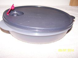 Tupperware Crystalwave Divided Dish 10" Pastel Gray With Black Seal &amp; Red Vent N2