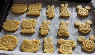 Plastic Cute Cartoon Cookies Stamp Cutters Shapes Fondant Sugarcraft Biscuit Molds for Baby Shower Party Kitchen... N2