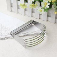 Pastry Blender Stainless Steel - 5 Blade with Round Comfort Grip Non Twisty &ndash; by Utopia Kitchen