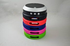 GoAdvanz M-520 Ultra-Portable Wireless Bluetooth Speaker w/FREE Customizable Skin! 20 Hour Rechargeable Battery... N5