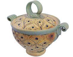 American Made Hand-Carved Pottery Lidded Casserole Dish with Diamond Tuft Pattern, Stoneware, 2-1/2-Quart N3